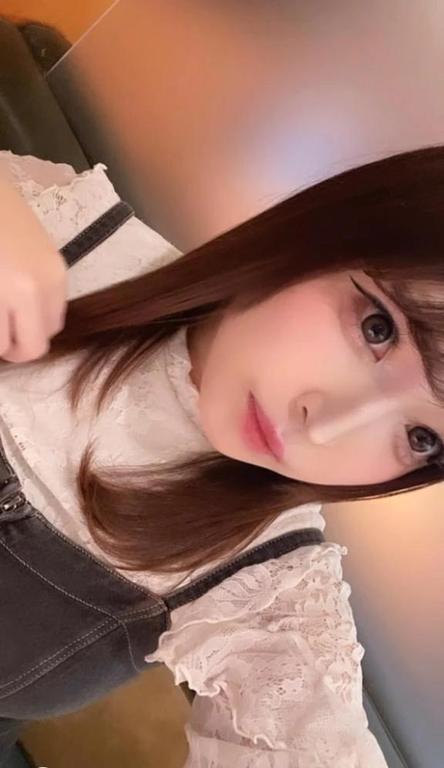 ゆあ★Hカップに埋もれ窒息寸前おはよう♡今から会えるお兄様いないの？🥺
